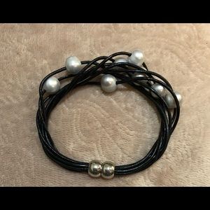 Cool multi strand Hawaiian Pearl bracelet with gift bag